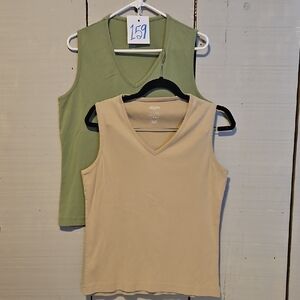 #159 Denver Hayes Pair Of V-Neck Tank Tops - Beige and Green Sz Large